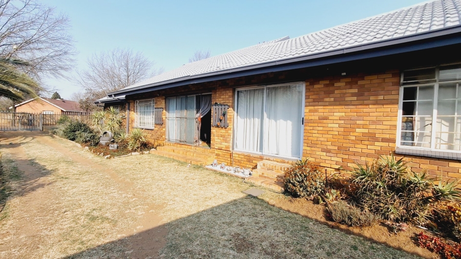 3 Bedroom Property for Sale in Vaalpark Free State